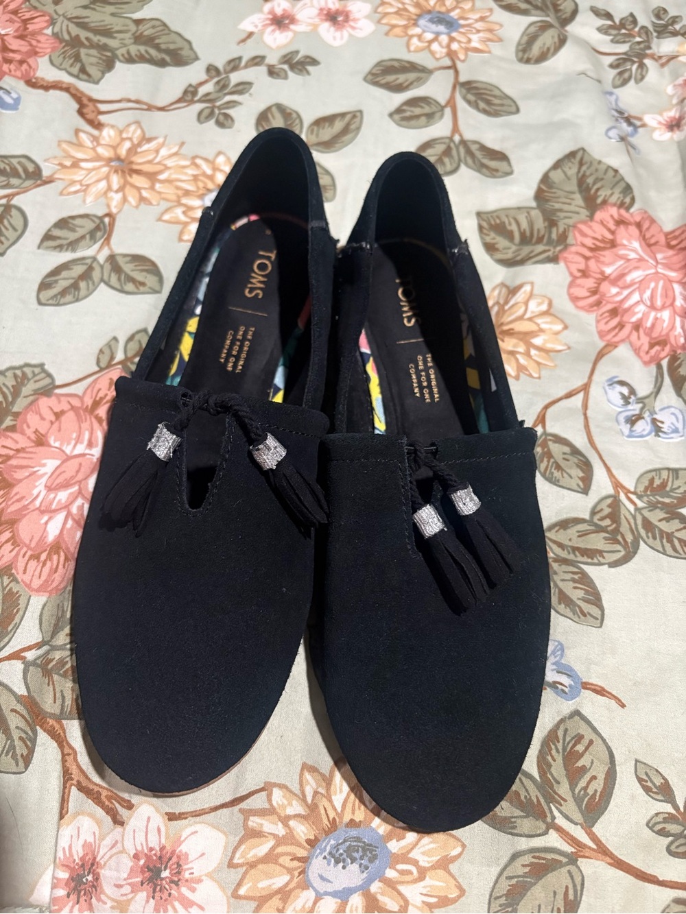 TOMS Suede Black Tassel Slip-On Loafers Size 8